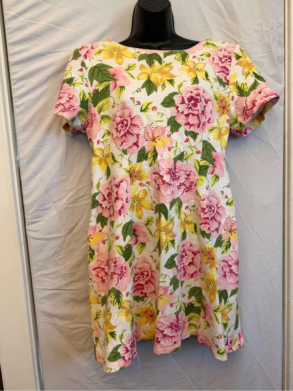 Size 8 Vintage 80’s 100% Cotton Textured Floral Print with Pockets